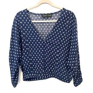 Kendall + Kylie Women’s Large Cropped Blue Button Blouse White Floral Print